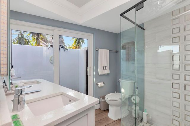 2001 MASSACHUSETTS AVENUE NE, St Petersburg, FL 33703