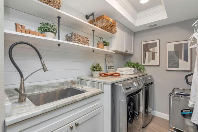 2001 MASSACHUSETTS AVENUE NE, St Petersburg, FL 33703