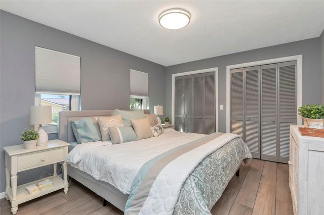 2001 MASSACHUSETTS AVENUE NE, St Petersburg, FL 33703