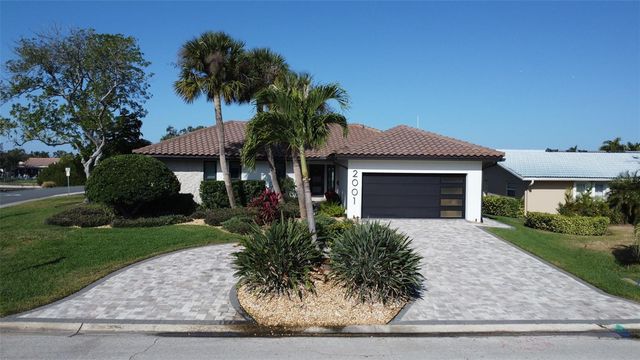 2001 MASSACHUSETTS AVENUE NE, St Petersburg, FL 33703