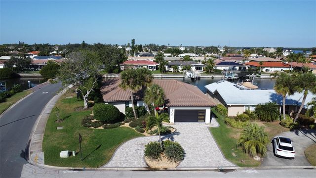 2001 MASSACHUSETTS AVENUE NE, St Petersburg, FL 33703