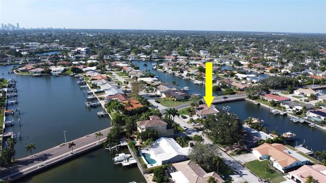 2001 MASSACHUSETTS AVENUE NE, St Petersburg, FL 33703