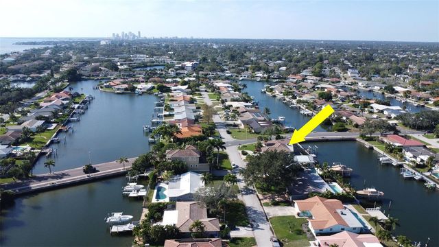 2001 MASSACHUSETTS AVENUE NE, St Petersburg, FL 33703