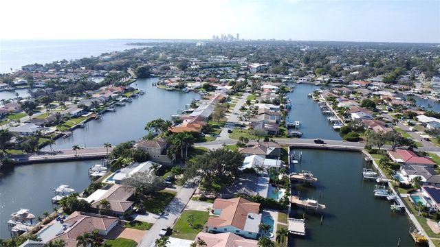 2001 MASSACHUSETTS AVENUE NE, St Petersburg, FL 33703