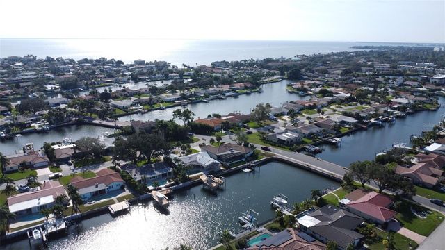 2001 MASSACHUSETTS AVENUE NE, St Petersburg, FL 33703