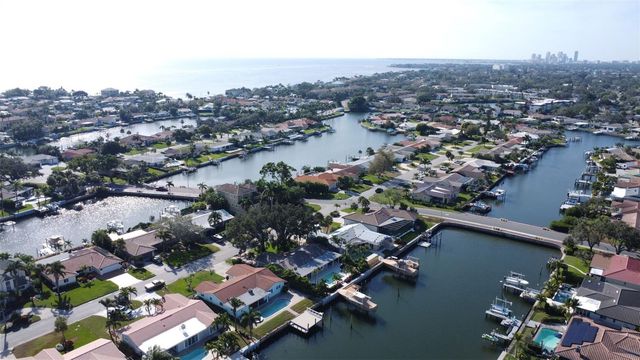 2001 MASSACHUSETTS AVENUE NE, St Petersburg, FL 33703