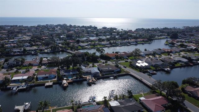 2001 MASSACHUSETTS AVENUE NE, St Petersburg, FL 33703