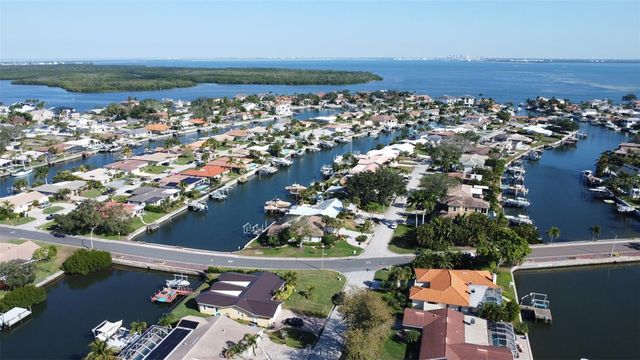 2001 MASSACHUSETTS AVENUE NE, St Petersburg, FL 33703