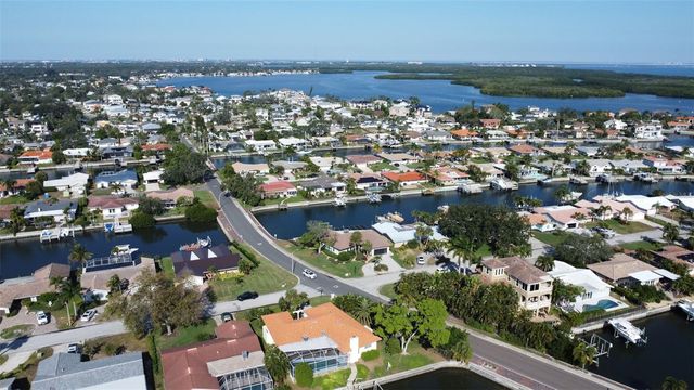 2001 MASSACHUSETTS AVENUE NE, St Petersburg, FL 33703