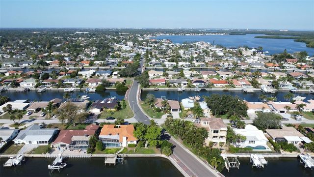 2001 MASSACHUSETTS AVENUE NE, St Petersburg, FL 33703