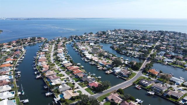 2001 MASSACHUSETTS AVENUE NE, St Petersburg, FL 33703