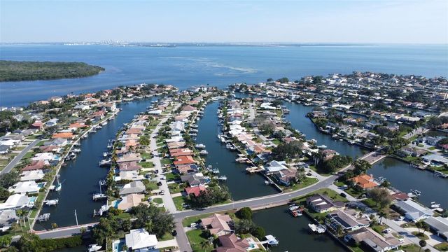 2001 MASSACHUSETTS AVENUE NE, St Petersburg, FL 33703