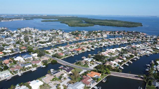 2001 MASSACHUSETTS AVENUE NE, St Petersburg, FL 33703