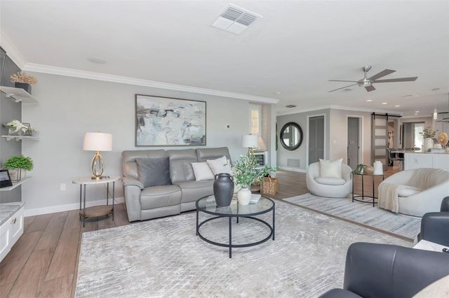 2001 MASSACHUSETTS AVENUE NE, St Petersburg, FL 33703