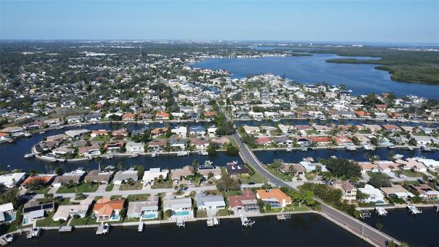 2001 MASSACHUSETTS AVENUE NE, St Petersburg, FL 33703