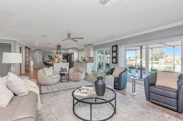 2001 MASSACHUSETTS AVENUE NE, St Petersburg, FL 33703