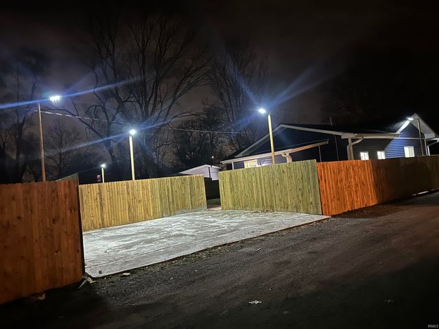 916 W Blaine Avenue, Elkhart, IN 46516