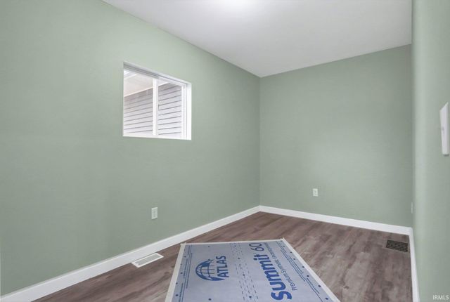 916 W Blaine Avenue, Elkhart, IN 46516