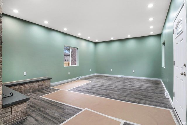 916 W Blaine Avenue, Elkhart, IN 46516