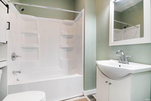 916 W Blaine Avenue, Elkhart, IN 46516