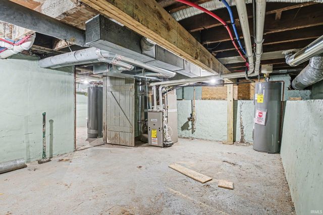 916 W Blaine Avenue, Elkhart, IN 46516