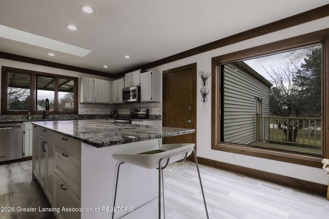 6403 Willow Bend Drive, Lansing, MI 48917