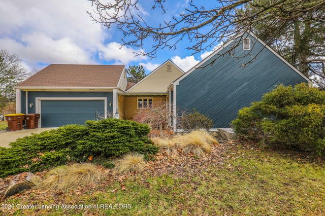 6403 Willow Bend Drive, Lansing, MI 48917