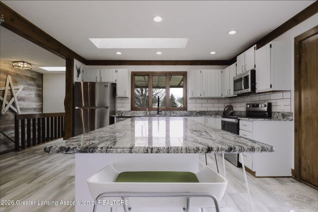 6403 Willow Bend Drive, Lansing, MI 48917