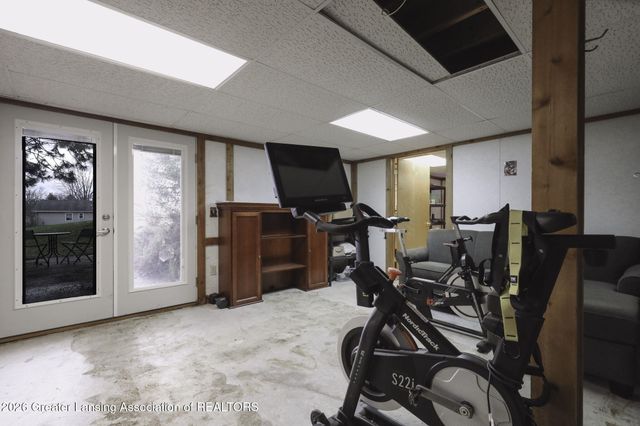 6403 Willow Bend Drive, Lansing, MI 48917