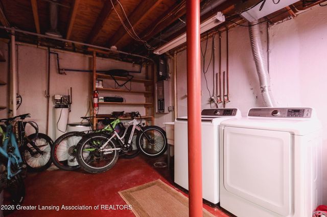 6403 Willow Bend Drive, Lansing, MI 48917