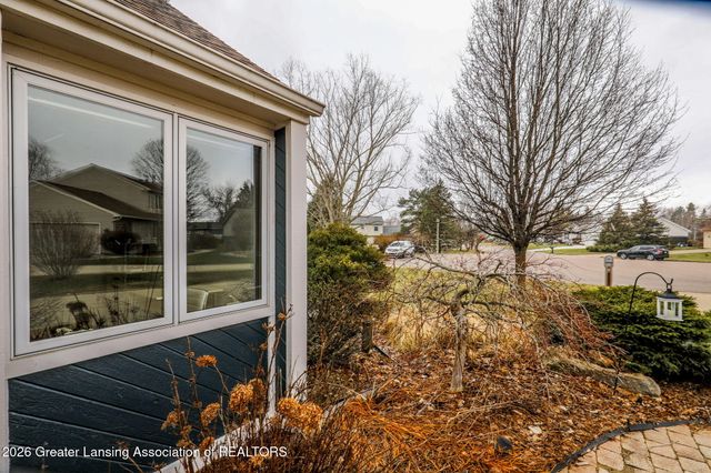 6403 Willow Bend Drive, Lansing, MI 48917