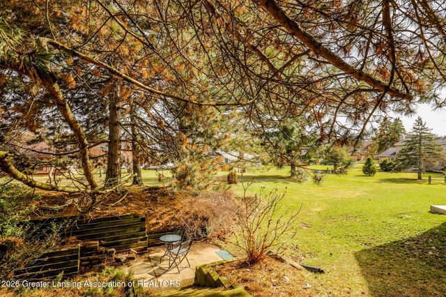 6403 Willow Bend Drive, Lansing, MI 48917