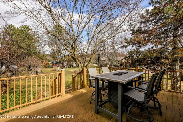 6403 Willow Bend Drive, Lansing, MI 48917