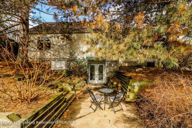 6403 Willow Bend Drive, Lansing, MI 48917