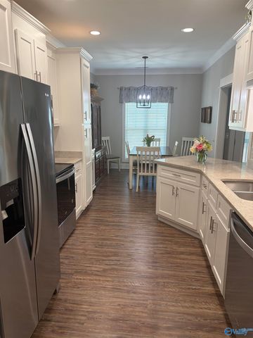 10 Deer Run Road, Guntersville, AL 35976