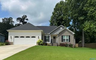 10 Deer Run Road, Guntersville, AL 35976