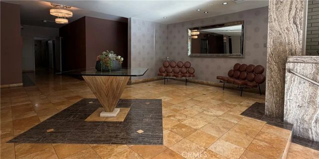 531 N Rossmore 206, Los Angeles, CA 90004