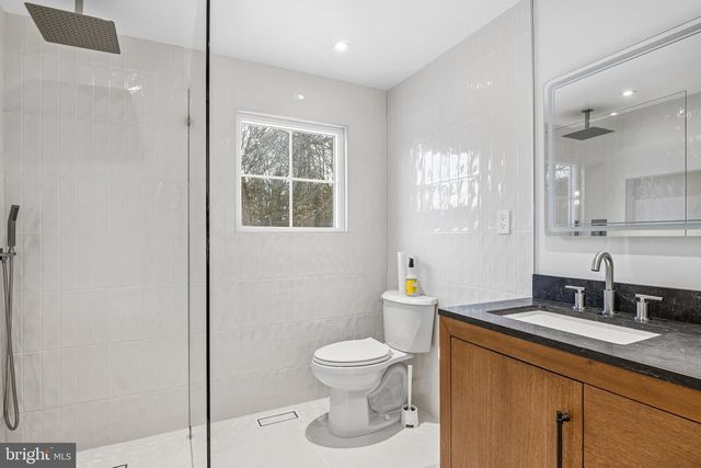 816 UTTERBACK STORE RD, Great Falls, VA 22066