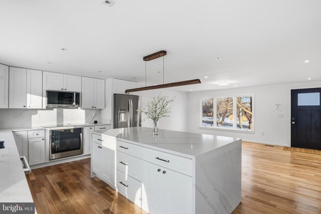 816 UTTERBACK STORE RD, Great Falls, VA 22066