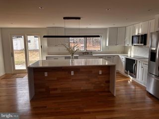 816 UTTERBACK STORE RD, Great Falls, VA 22066