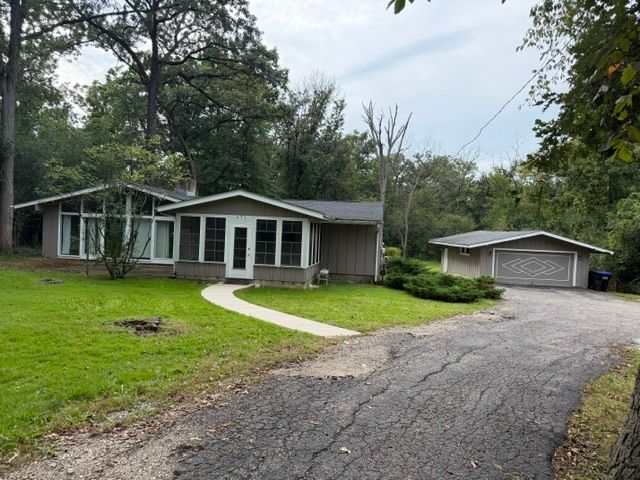 471 S Saint Marys Road, Libertyville, IL 60048