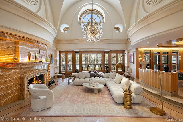 4740 Dow Ridge Road, Orchard Lake Village, MI 48324