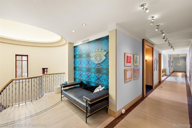 4740 Dow Ridge Road, Orchard Lake Village, MI 48324