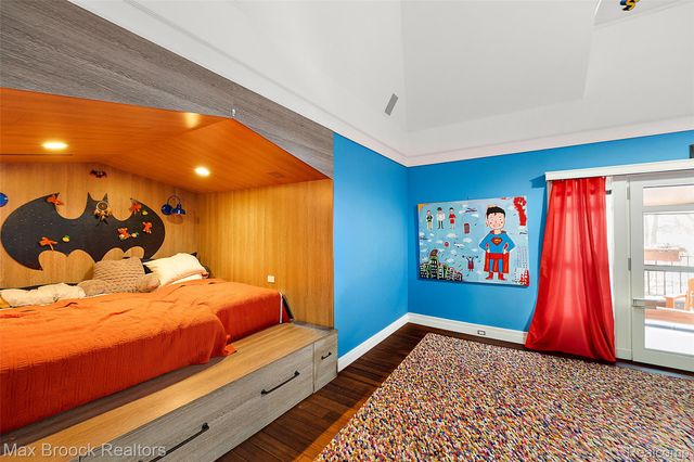 4740 Dow Ridge Road, Orchard Lake Village, MI 48324