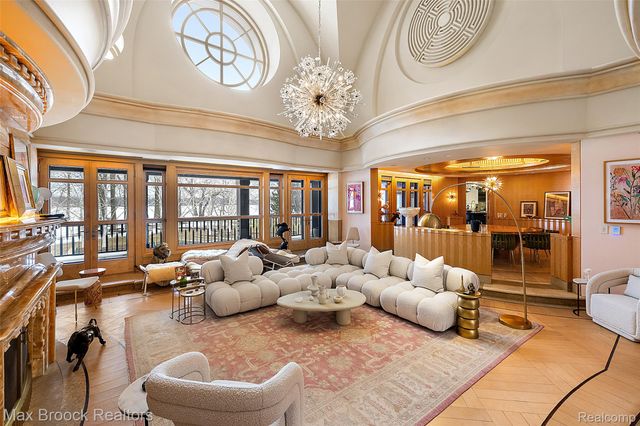 4740 Dow Ridge Road, Orchard Lake Village, MI 48324