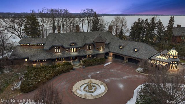 4740 Dow Ridge Road, Orchard Lake Village, MI 48324