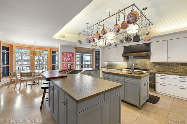 4740 Dow Ridge Road, Orchard Lake Village, MI 48324