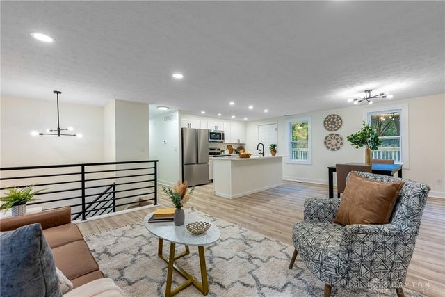 7859 Kingsgate Way, West Chester, OH 45069