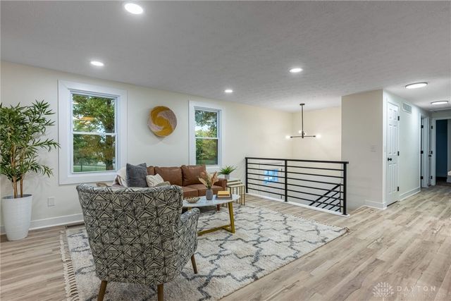 7859 Kingsgate Way, West Chester, OH 45069