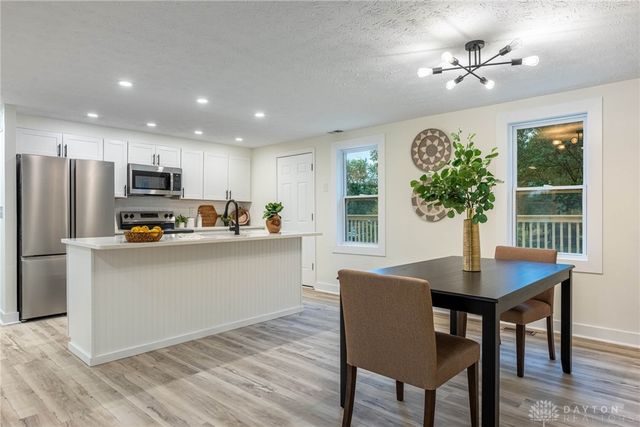 7859 Kingsgate Way, West Chester, OH 45069